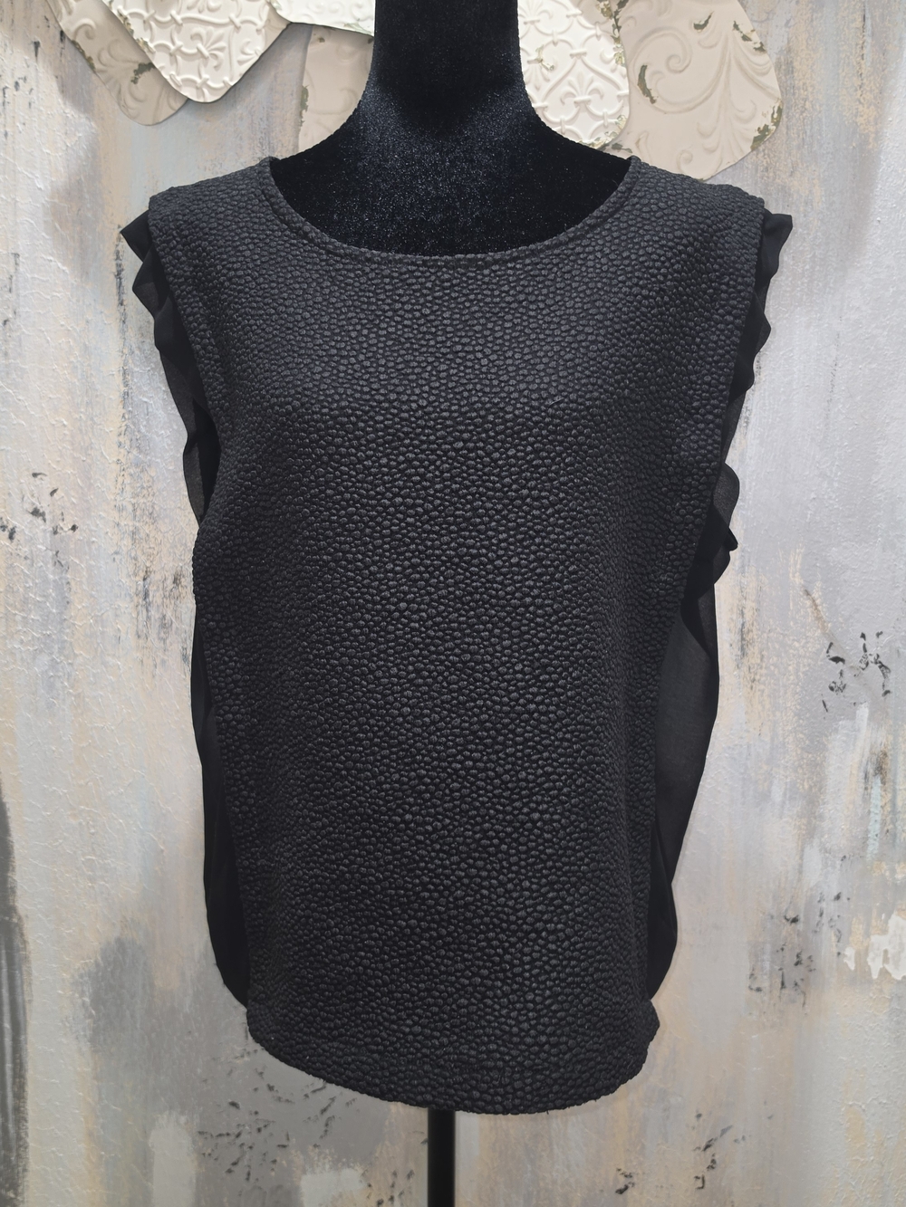 Harve Benard Black Textured Ruffle-Trim Shell Blouse Size XL